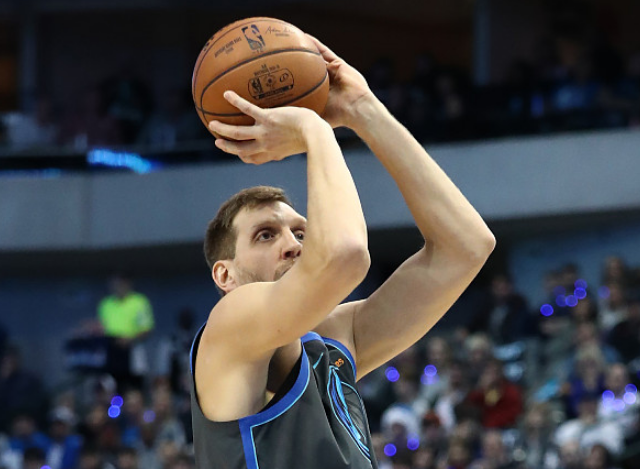 法兰克福训练开放日，国际比赛日豪取连胜引欢呼，意甲在即，更衣室氛围转暖的简单介绍网页版登录入口地址