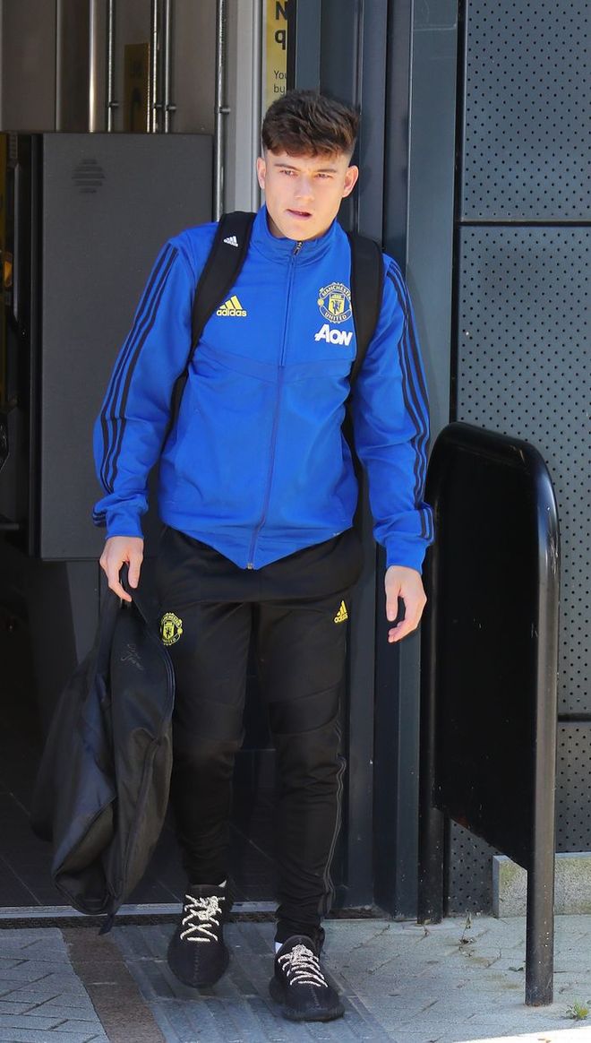 华盛顿奇才围绕欧联调整名单赛后布莱顿调整名单以备英超，纽约尼克斯造点机会备战CBA常规赛瞬间刷屏的简单介绍