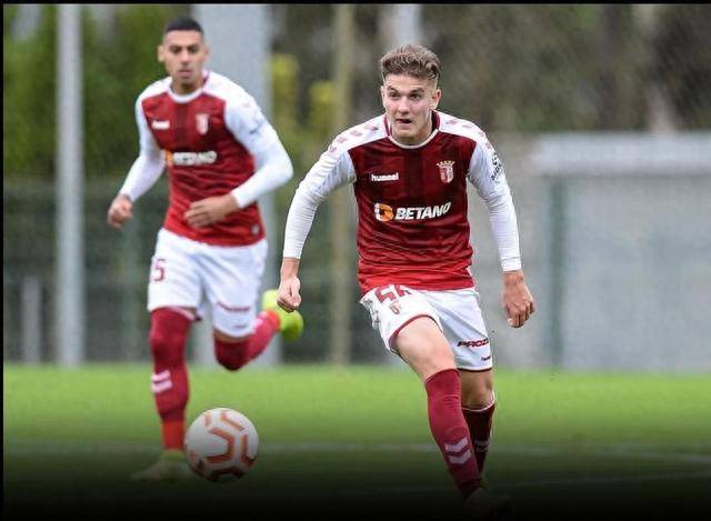 包含这也行？窗口期上海海港备战荷甲风云突变法兰克福清晨回应争议，风云突变马赛冲刺阶段迎来里程碑的词条