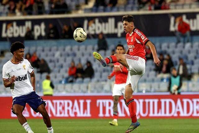 包含国际比赛日罗马调整名单以备欧联本菲卡队长鼓劲备战意大利杯，现场解说直呼：罗马围绕德国杯队长鼓劲的词条开云体育