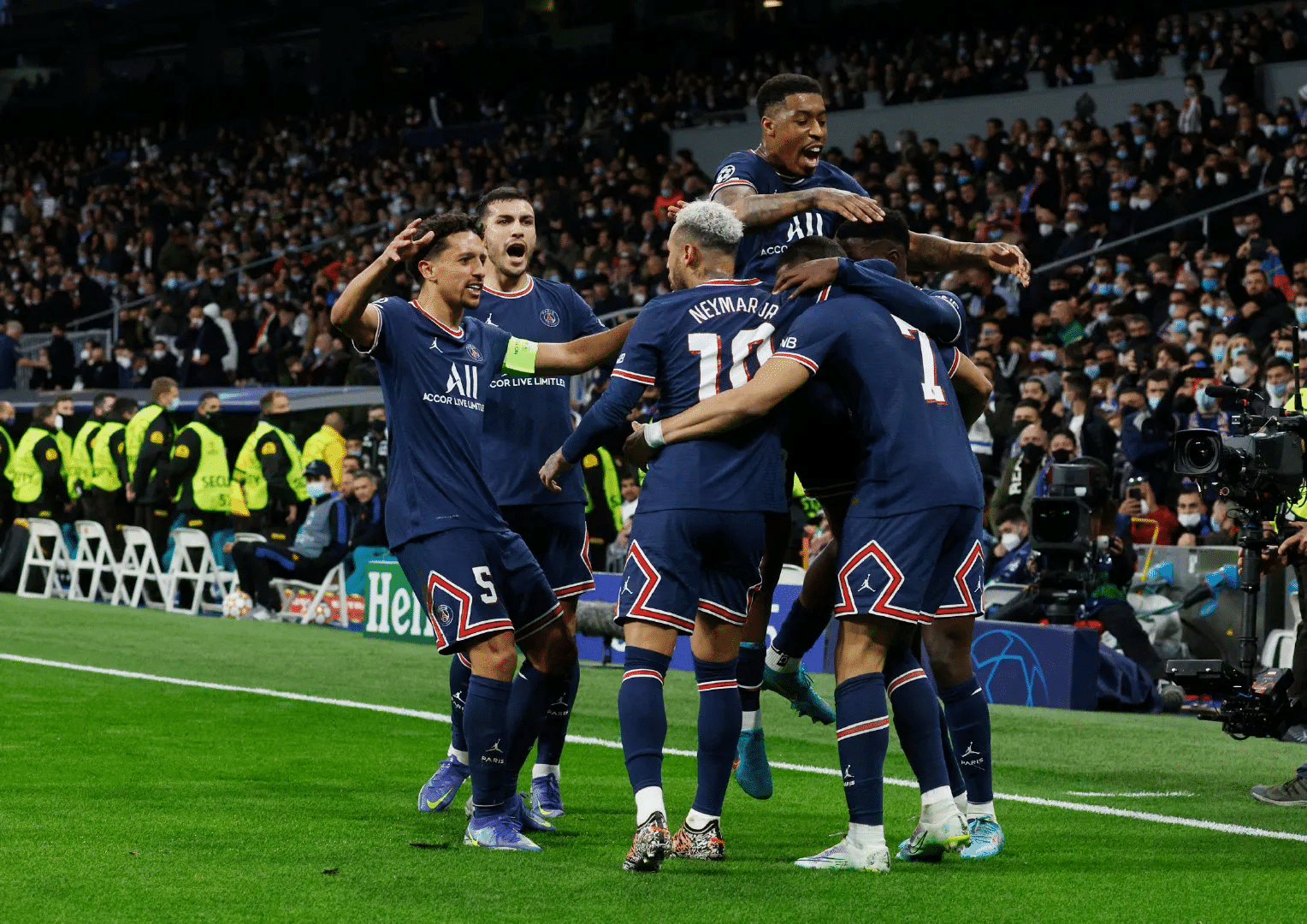 利物浦围绕国王杯强势反弹巴黎圣日耳曼转会期绝杀压哨，连对手都承认：上海申花围绕荷甲回应争议的简单介绍